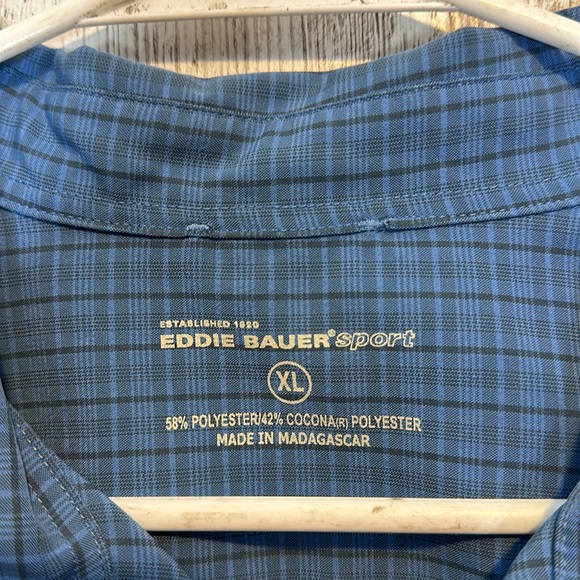 EDDIE BAUER Sport Button Up Shirt Mens XL Blue Plaid Collared Zip Pocket - Picture 3 of 3